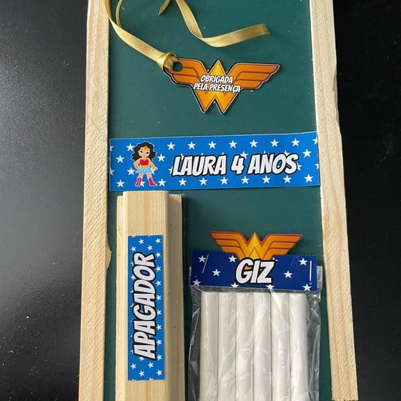 Kit Lousa com Apagador Mulher Maravilha