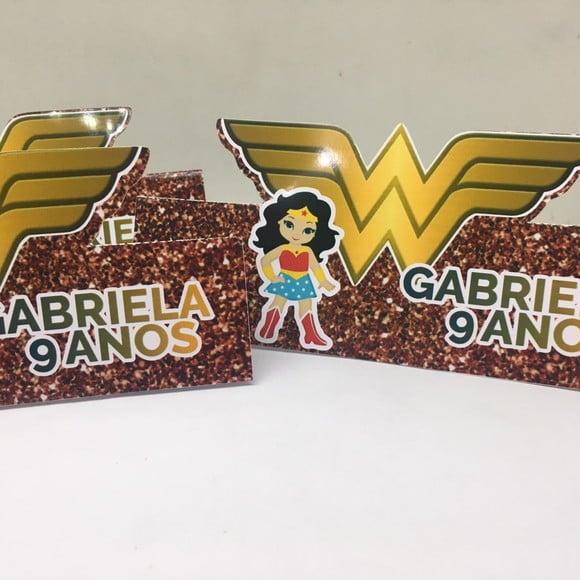 Lapela para lembrancinha Mulher Maravilha