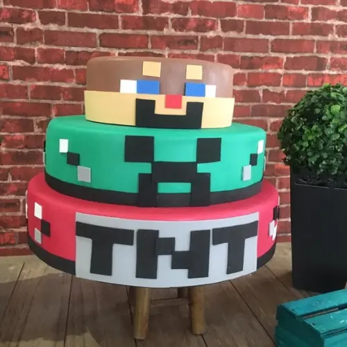 Bolo Fake E personagens Minecraft Locação