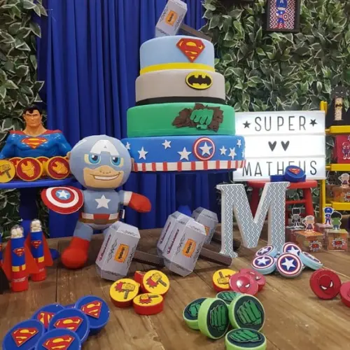 Bolo Fake Super Herois - Locação