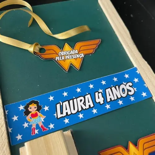 Kit Lousa com Apagador Mulher Maravilha