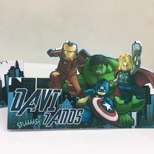 Lapela para lembrancinha Lego Marvel