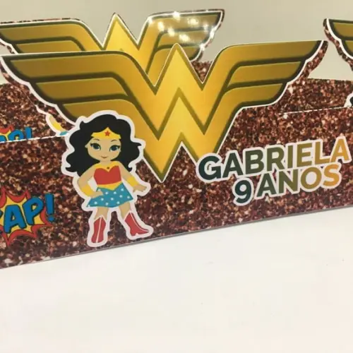 Lapela para lembrancinha Mulher Maravilha