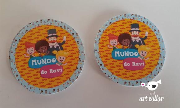 50 Adesivos redondo Mundo Bita