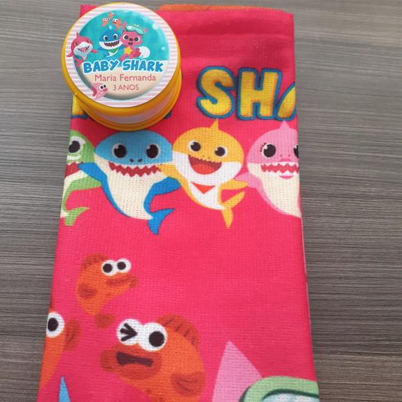 15 Kits Toalhinha para Mãos + Copo Retrátil Baby Shark