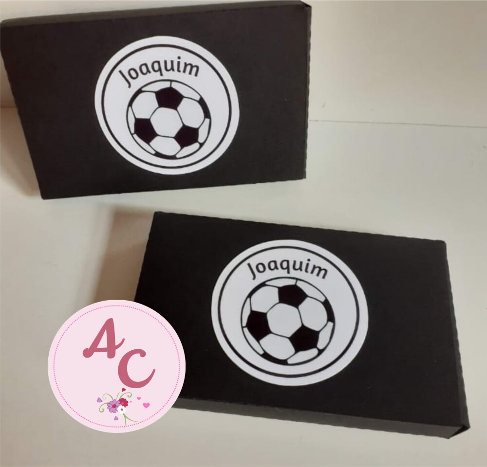10 Caixas chocolate  Kit Kat  futebol