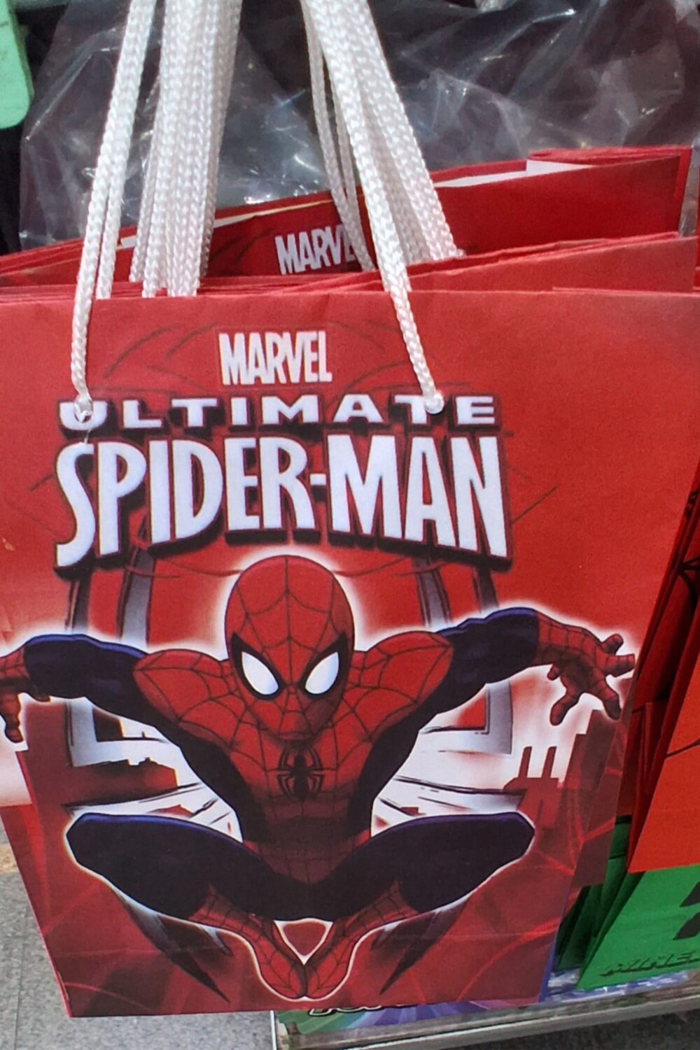 30 Sacolas de papel Homem Aranha