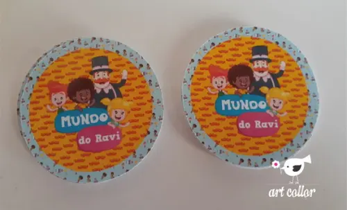 50 Adesivos redondo Mundo Bita