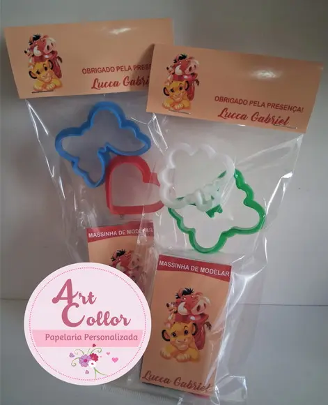 20 Kits com 3 Massinhas + 2 Cortadores Rei Leão