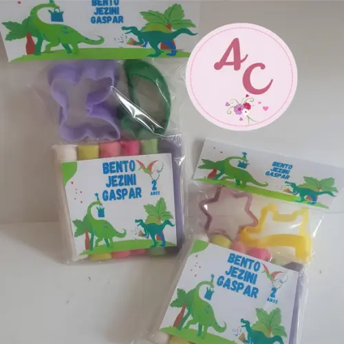 15 Kits com 6 Massinhas Dinossauro + 2 Cortadores