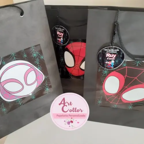20 Sacolas de Papel Spidey e Seus Amigos + Tag