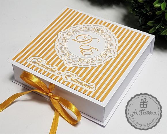 Caixa personalizada, convite para padrinhos, caixa para 9 Doces