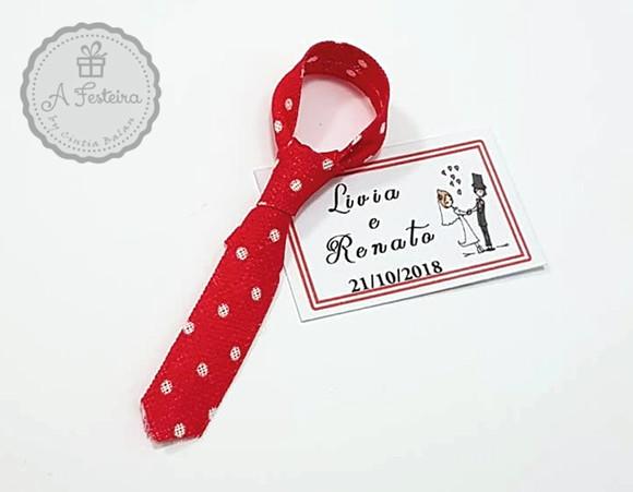 Mini Gravata com Imã e Tag Personalizado