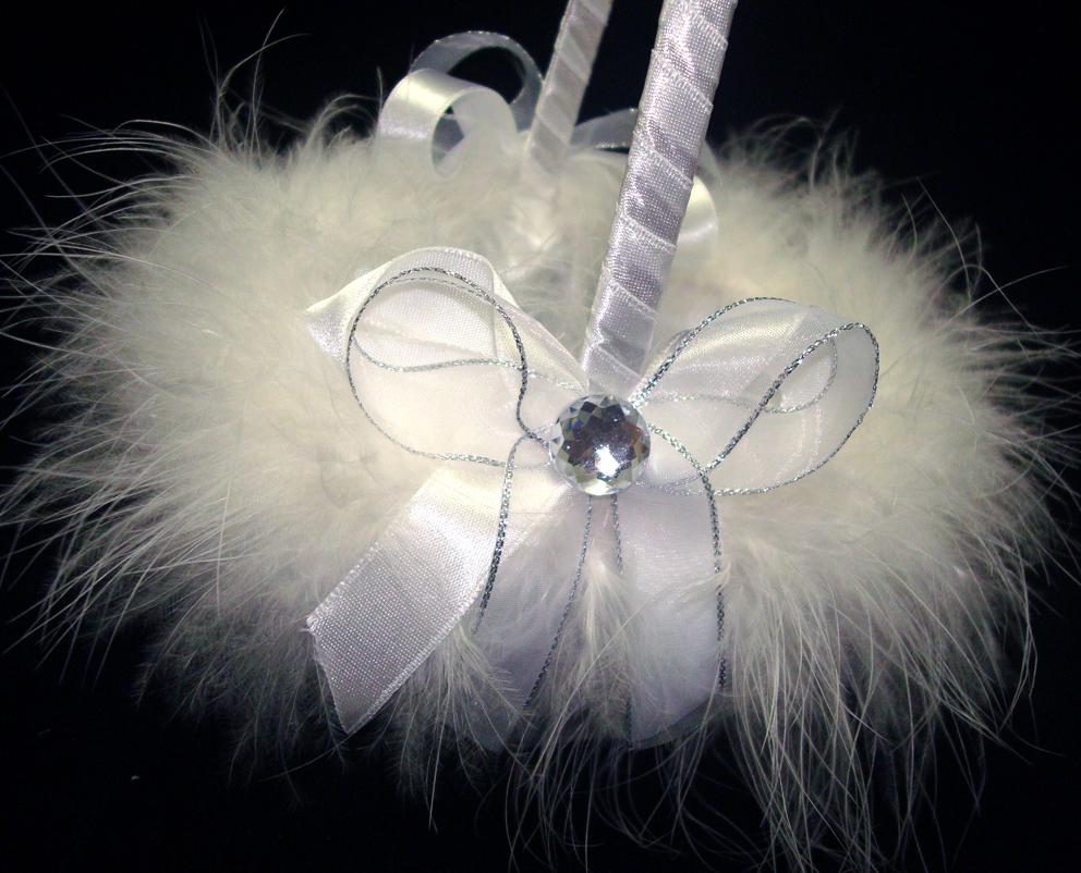Cestinha Porta Alianças Plumas com Prateado