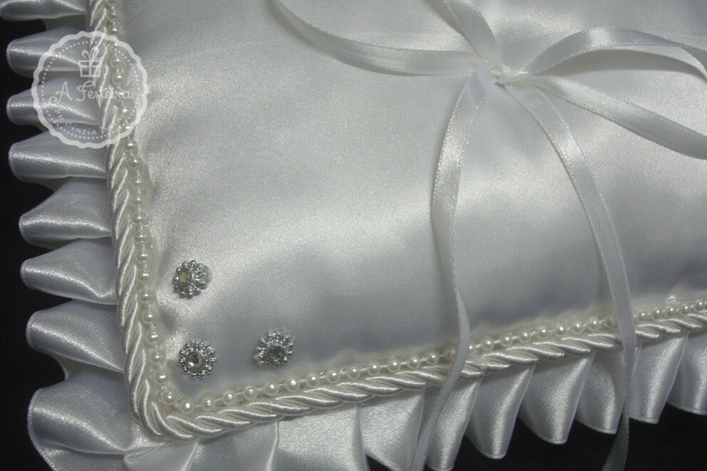Almofada Porta Alianças com Strass