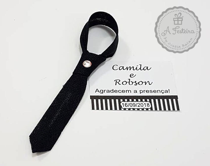 Mini Gravata com Imã, Strass e Tag