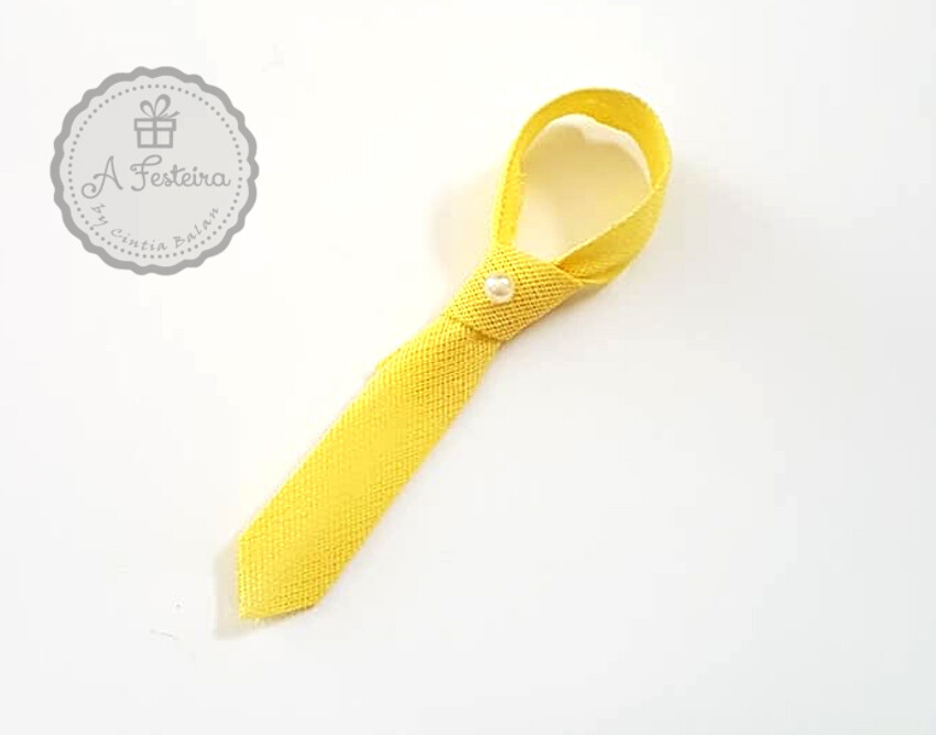 Mini Gravata com Pérola e Imã