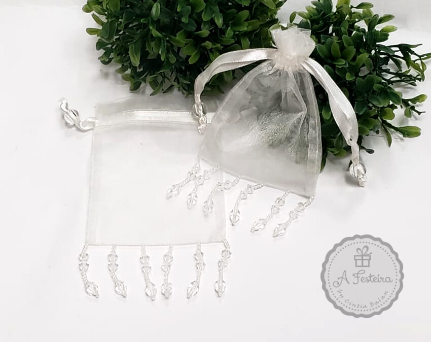 Kit com 40 saquinhos de organza com cristal
