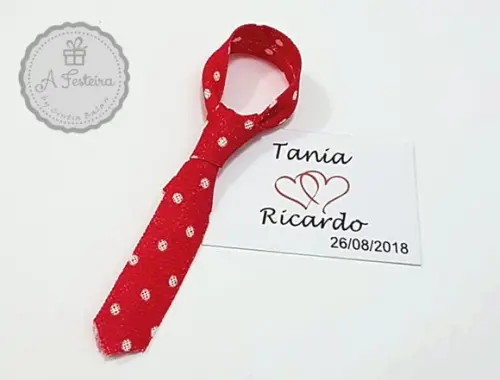 Mini Gravata com Imã e Tag Personalizado