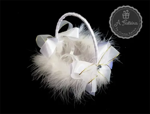 Cestinha Porta Alianças Plumas com Dourado