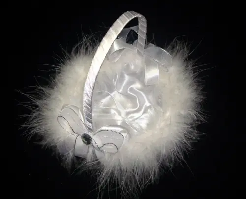 Cestinha Porta Alianças Plumas com Prateado