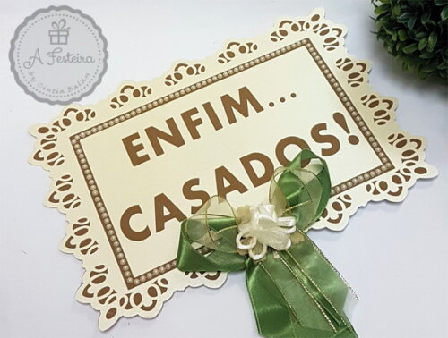 Plaquinha Enfim Casados
