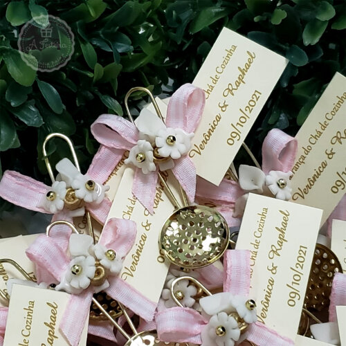 Escumadeira Dourada com Imã (rosa)