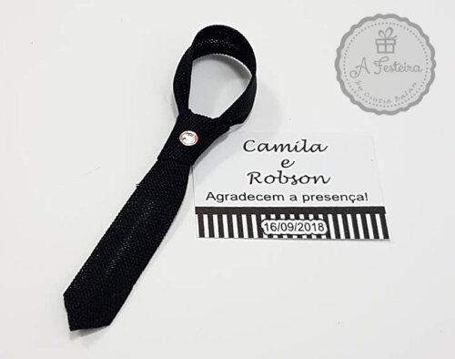 Mini Gravata com Imã, Strass e Tag
