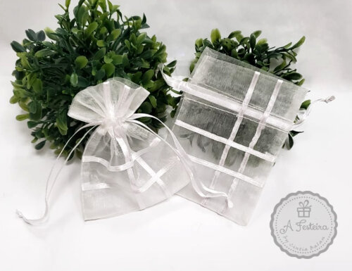 Kit com 50 saquinhos de organza