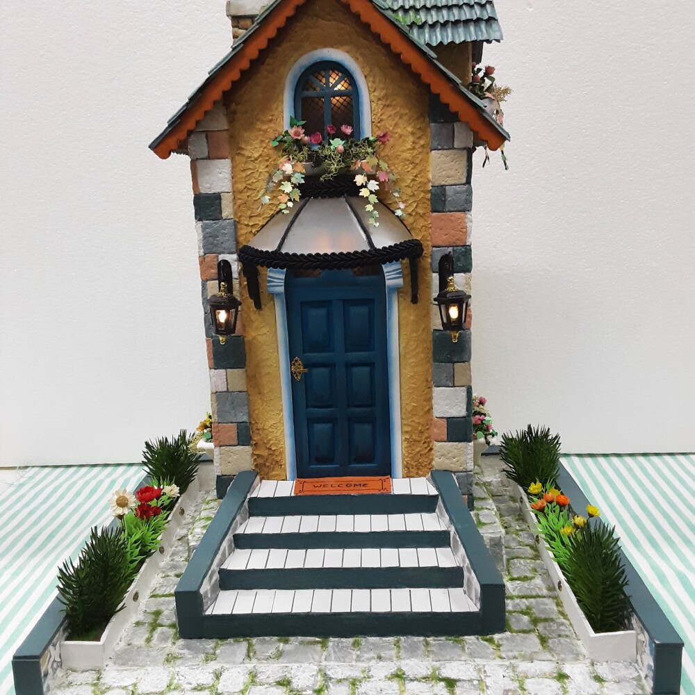 SOBRADO COM PERGOLADO-maquete