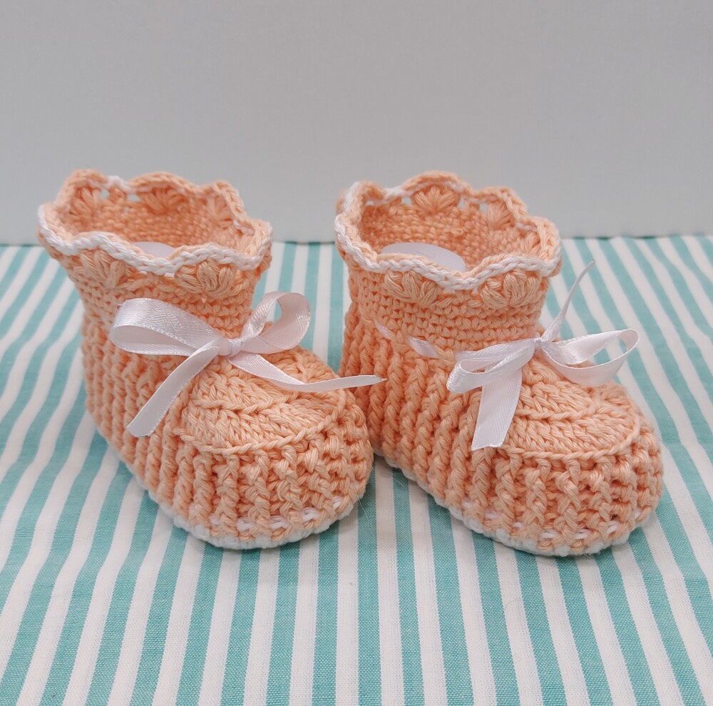 BOTINHA DE CROCHÊ - CLARA - 10cm