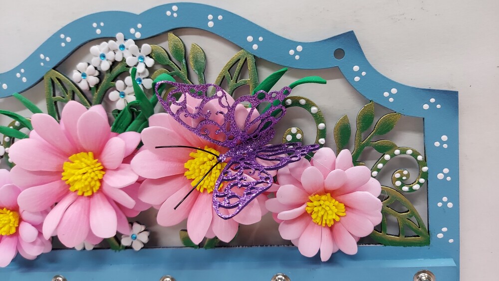 PORTA CHAVES FLORES ROSA E BORBOLETA, PORTA CHAVES COM MARGARIDAS