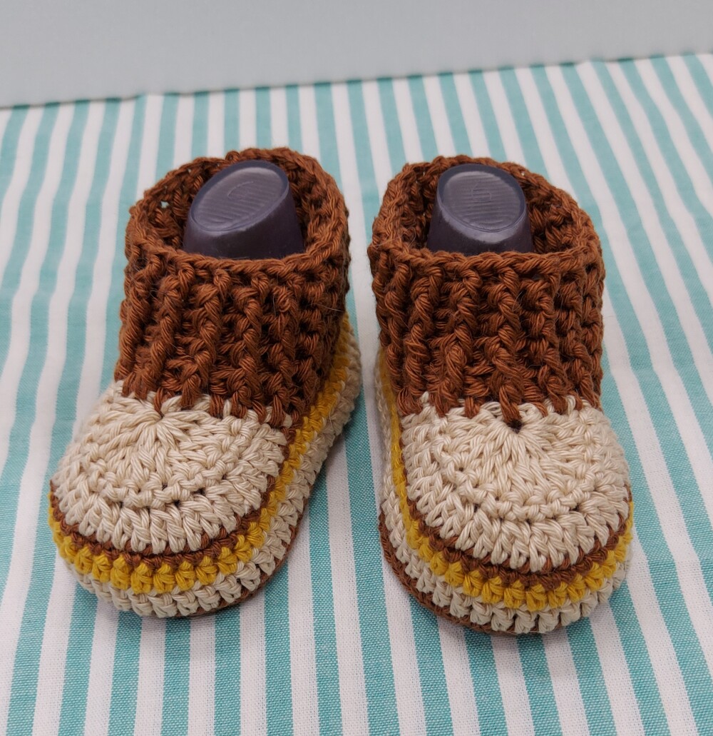 SAPATINHO DE CROCHÊ PARA BEBÊ MENINO - MODELO ARTHUR 9CM, SAPAT