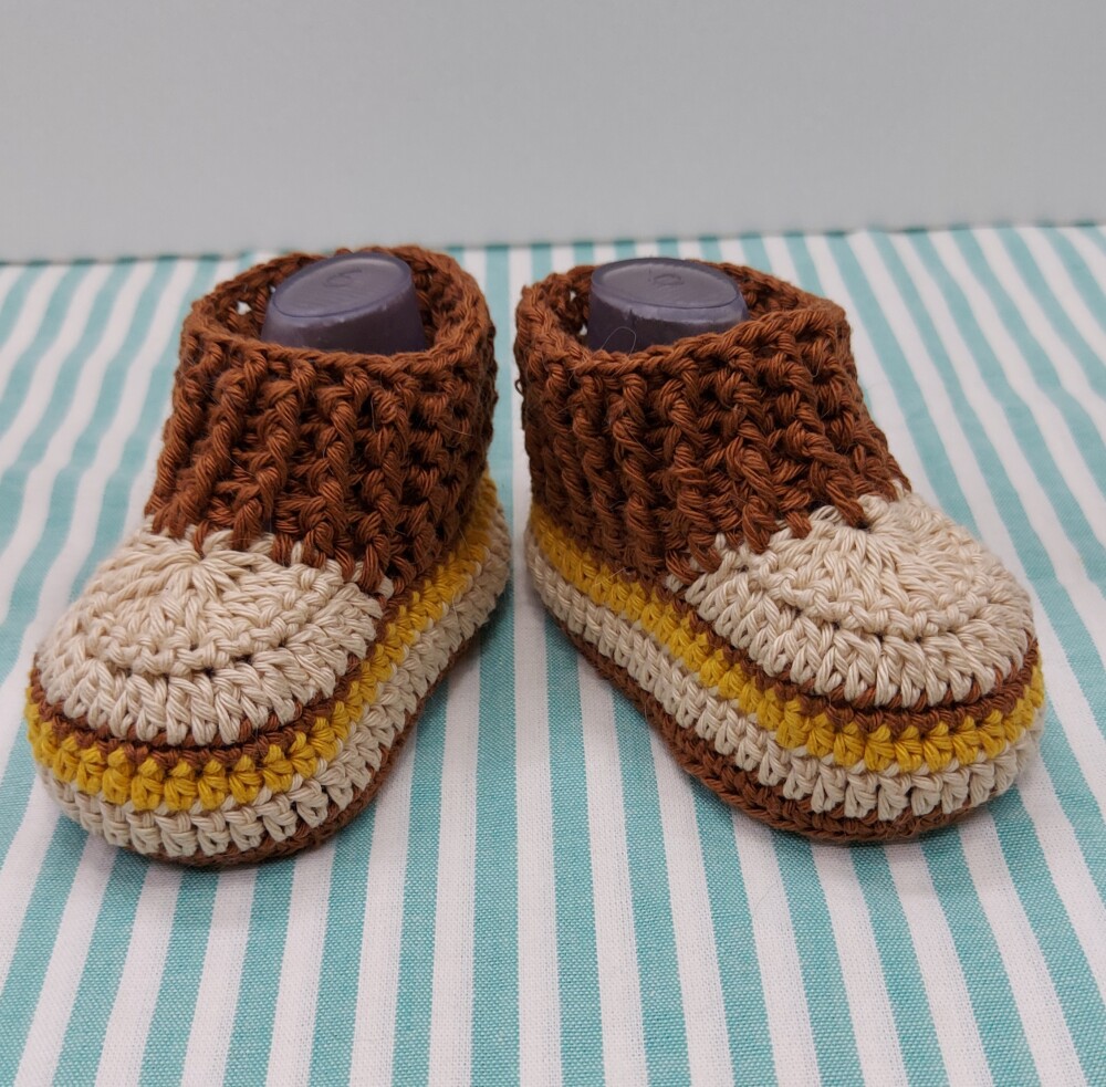 SAPATINHO DE CROCHÊ PARA BEBÊ MENINO - MODELO ARTHUR 9CM, SAPAT