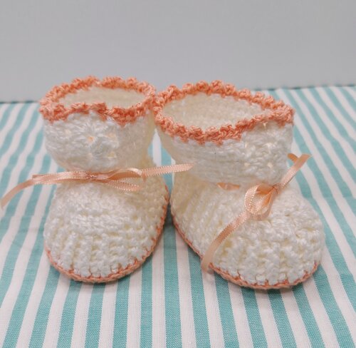 BOTINHA DE CROCHÊ - CLARA - 8cm