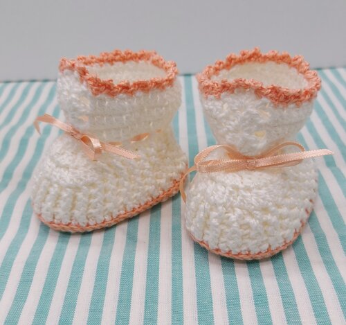 BOTINHA DE CROCHÊ - CLARA - 8cm