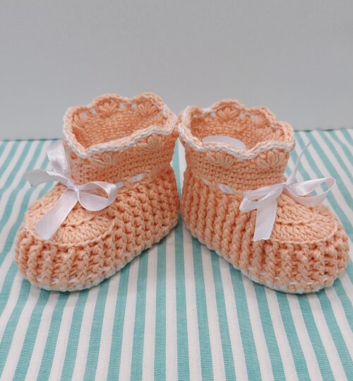 BOTINHA DE CROCHÊ - CLARA - 10cm
