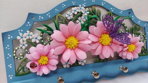 PORTA CHAVES FLORES ROSA E BORBOLETA, PORTA CHAVES COM MARGARIDAS