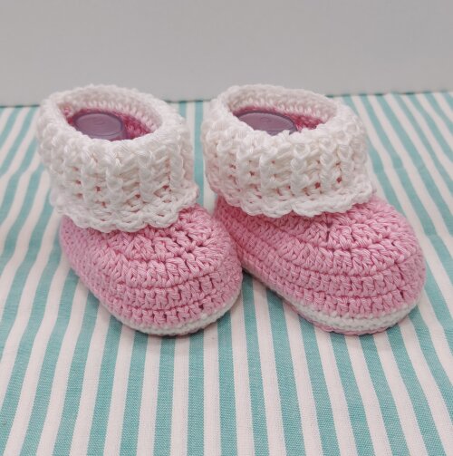 BOTINHA DE CROCHÊ PARA BEBÊ MODELO JULY 9CM, SAPATINHO DE CROCHÊ PARA BEBÊ, BOTINHA DE BEBÊ