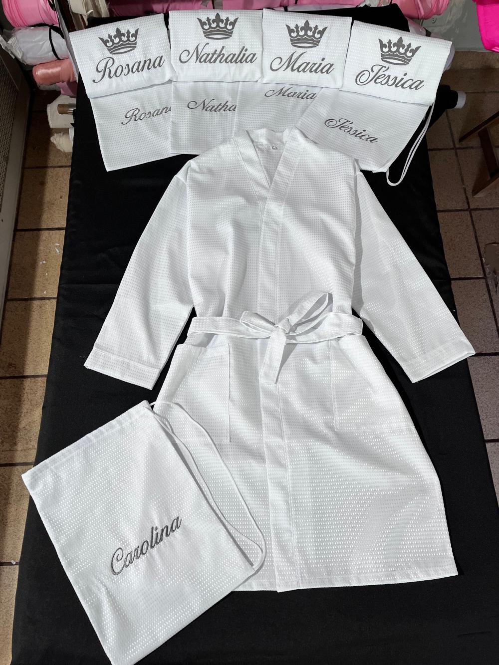 Kit Roupão de Piquet Bordados (1 Roupão + 1 Sacolinha)