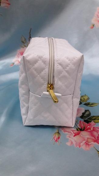 Necessaire Personalizada e Forrada.