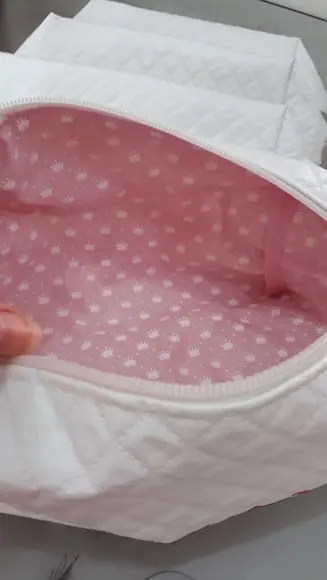 Necessaire Personalizada e Forrada.