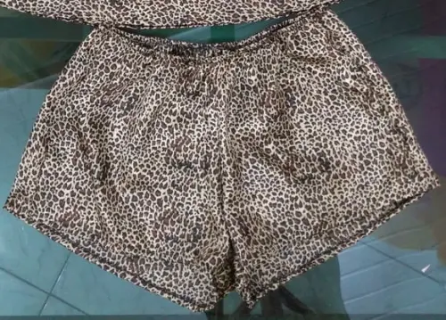 Shorts Feminino em Cetim