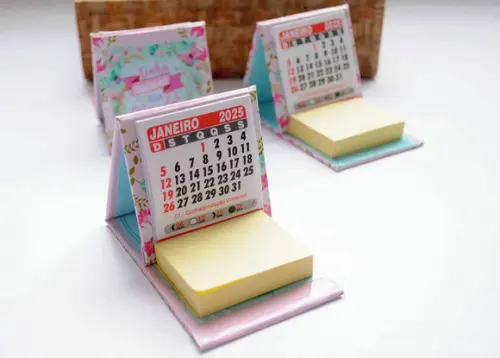 Brinde -mini Calendário com Post It 2026
