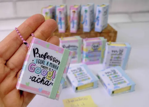 Lembrancinha Dia dos Professores - Chaveiros Post It