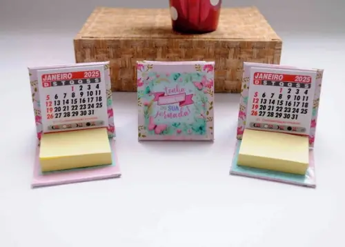 Brinde -mini Calendário com Post It 2026