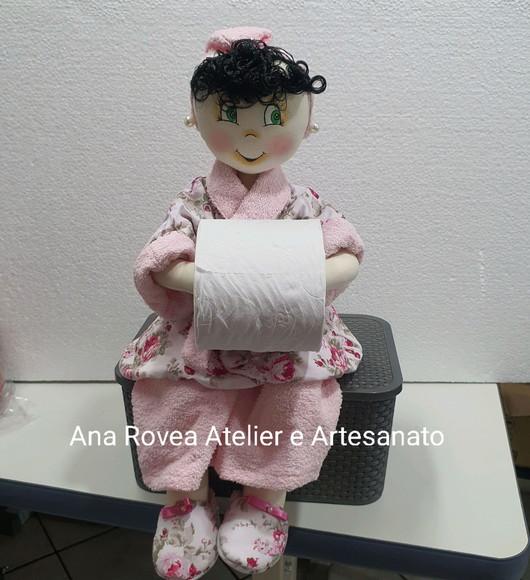 Boneca porta papel higienico