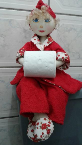 boneca porta papel higienico