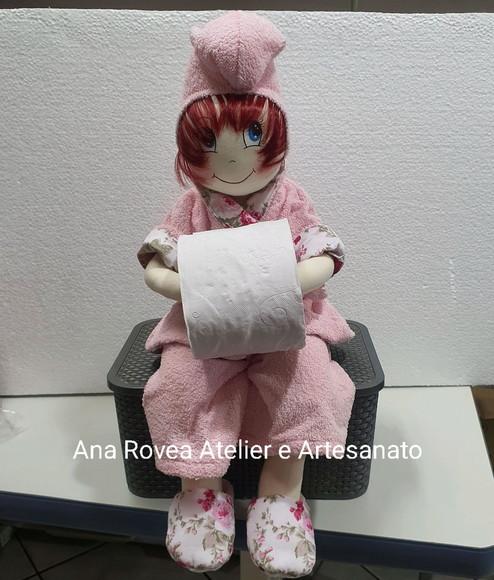 Boneca porta papel higienico