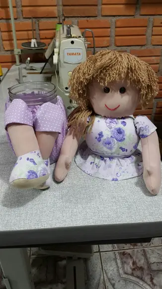 Boneca Porta Treco.